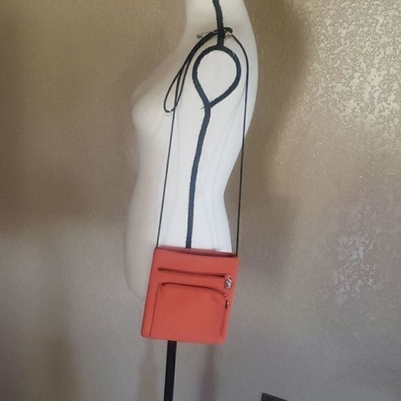 4@30.00 or 30.00 Ladies Crossbody Bag by NINE WEST - Picture 1 of 14
